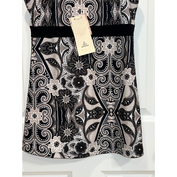 Prana Tops - NEW Prana Veeda Tank Top Womens Medium Black Paisley Floral Strappy Shelf Bra